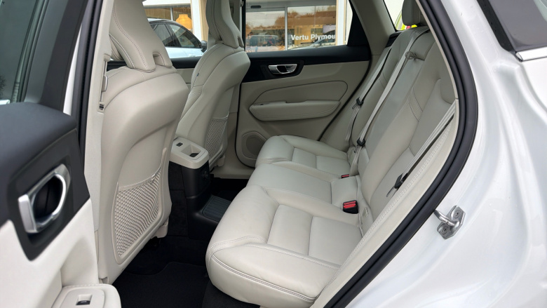 Volvo Xc60 2.0 T6 Recharge PHEV Inscription 5dr AWD Auto Estate